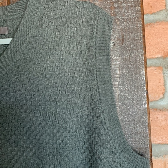 Men’s Nordstrom sweater vest olive green 100% extra fine merino wool size large - Picture 7 of 10